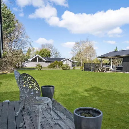 3 Bedroom Stunning In *